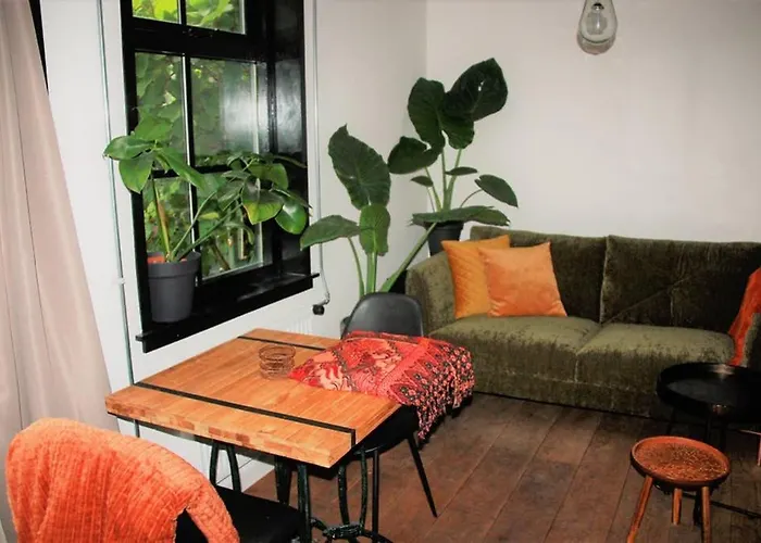 아파트 Mika Met Whirlpool!